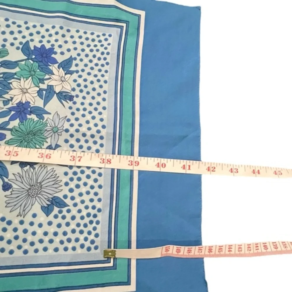 Vintage 80s Shawl Scarf Blue White Florals Cottagecore  41
